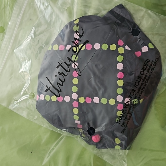 Thirty-One Game On Set - Picture 4 of 4